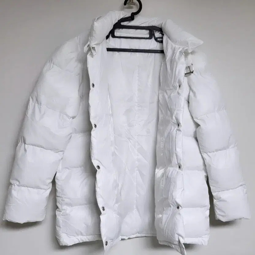 Puff Shoulder Padding Winter Jacket White Stylish - image 4