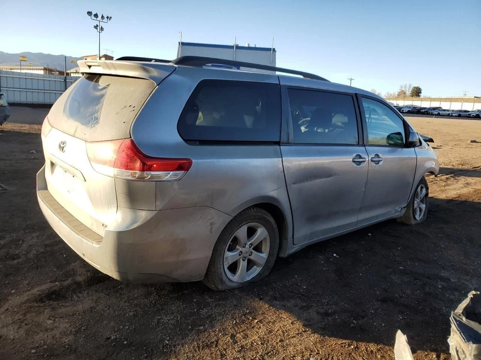 Pinza trasera de pasajero construida en América del Norte para 10-15 LEXUS RX350 629947 Foto 3 de 4