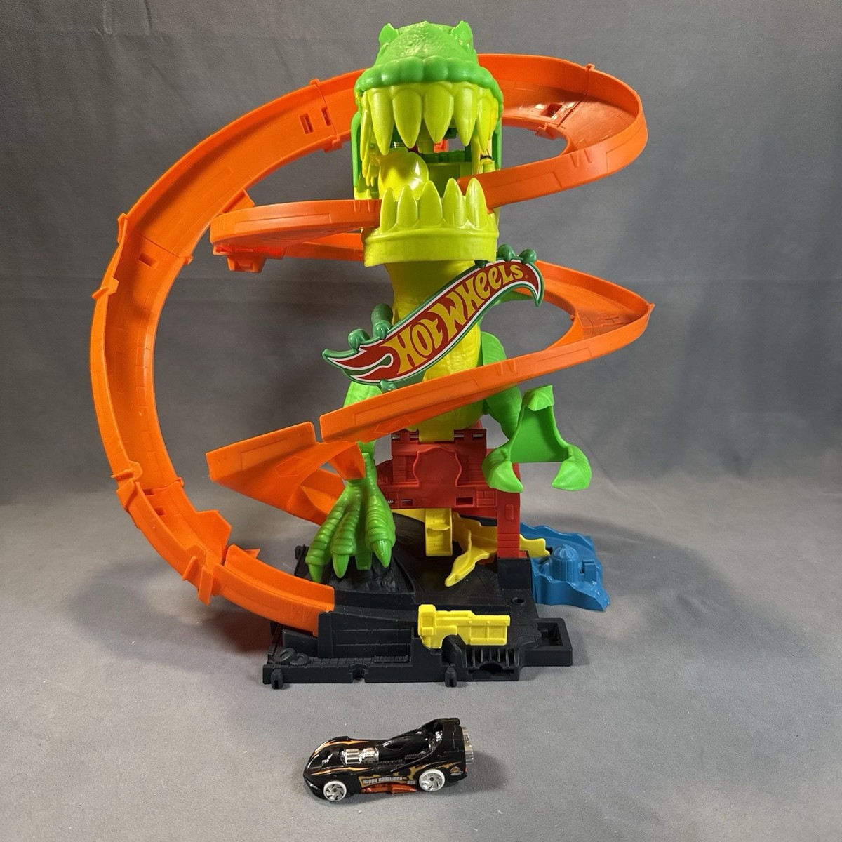 Hot Wheels Diecast City T-Rex Blaze Battle Dinosaur Nemesis / Half