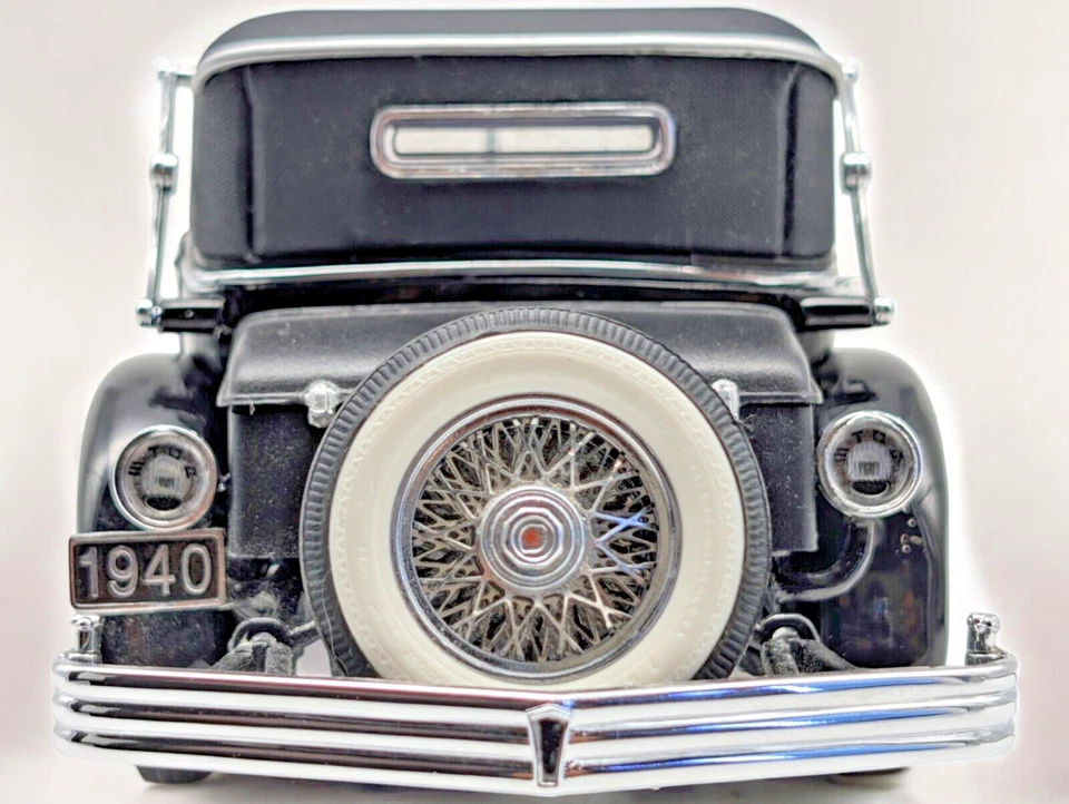 Vntg 1940 Duesenberg SJ Convertible Town Car Black Diecast 1:24 BY Franklin Mint - Image 4 of 4
