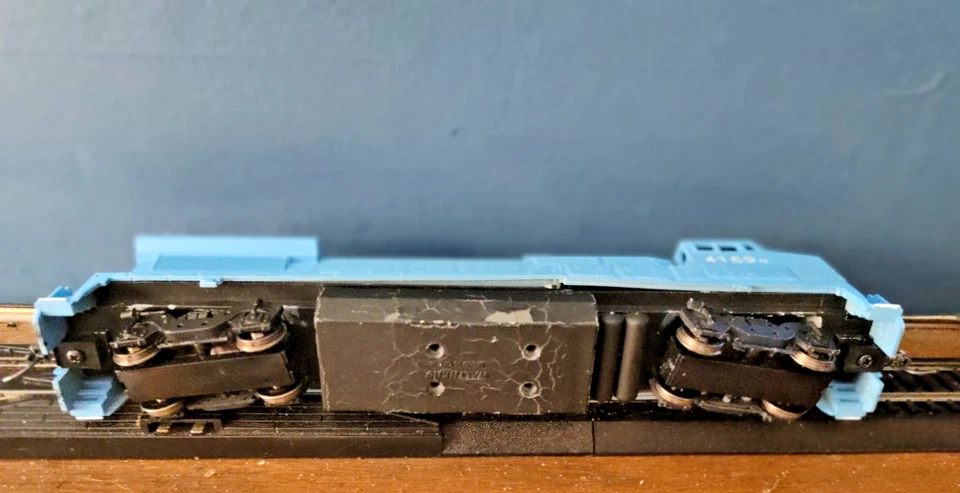 HO Scale Walthers Dash 8 D & MN RR diesel locomotive no 4159u rare - Image 4 of 4