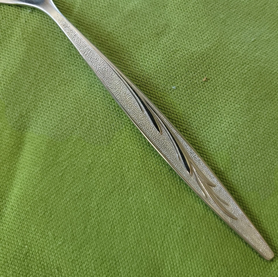 5 tenedores de ensalada International inoxidable 1847 Rogers Bros Sea Island patrón 6 3/8" Foto 2 de 3