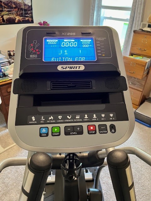 Spirit XE295 Elliptical Exercise Machine, Used, Very Good