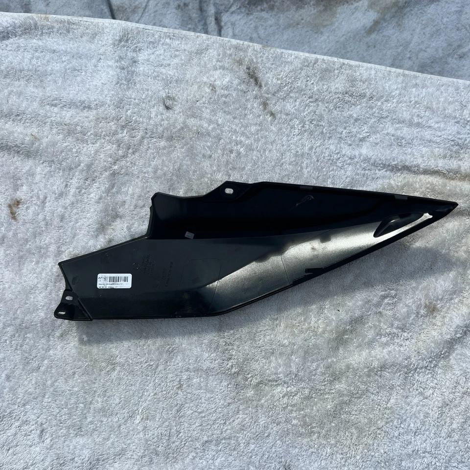 BMW K1600GT 11-16 K1900GTL 2011-2020 OEM cubierta superior derecha del tanque 46638526400 Foto 2 de 4