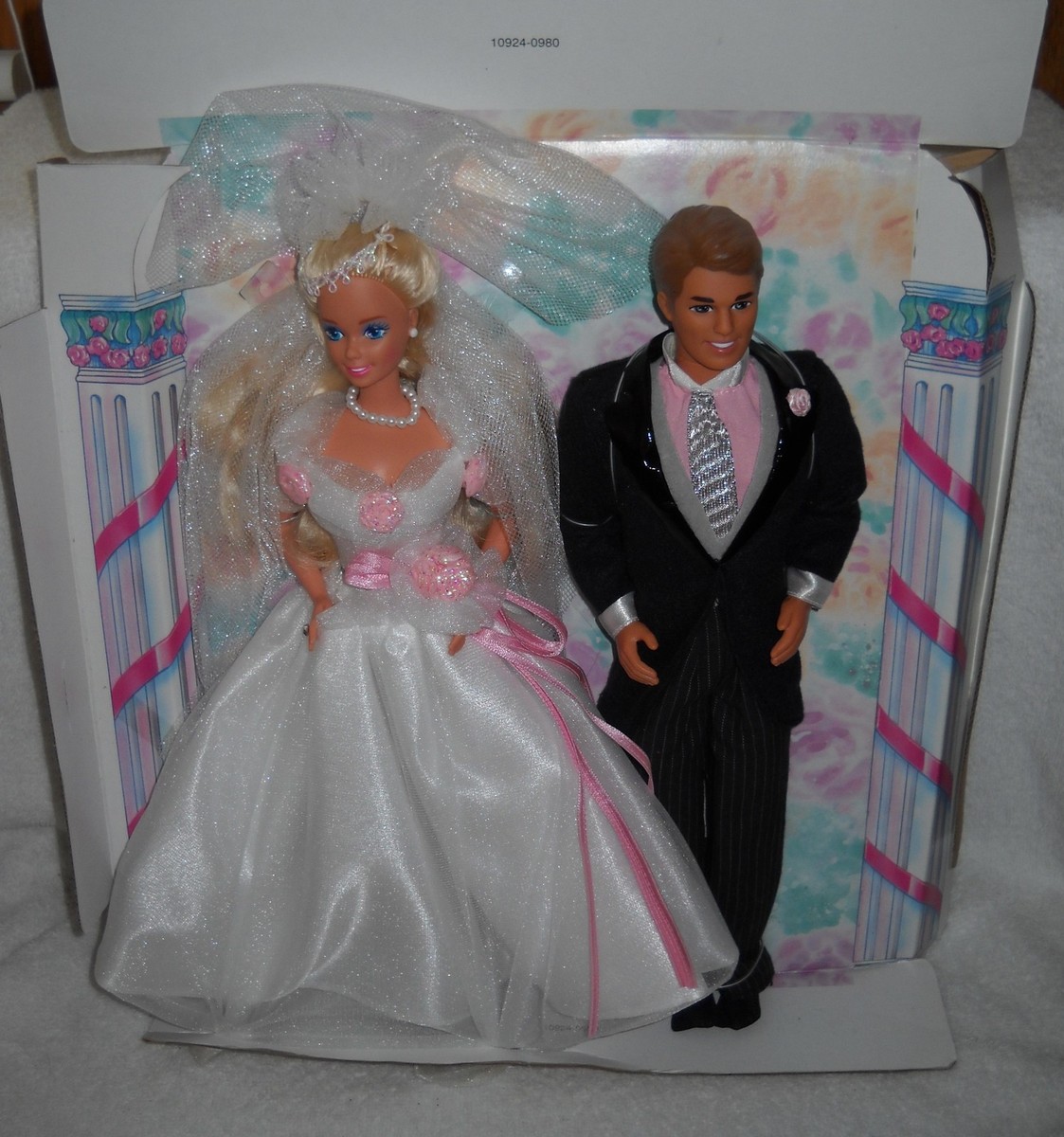 6738 New Attached to Box Liner Wholesale Club Wedding Fantasy