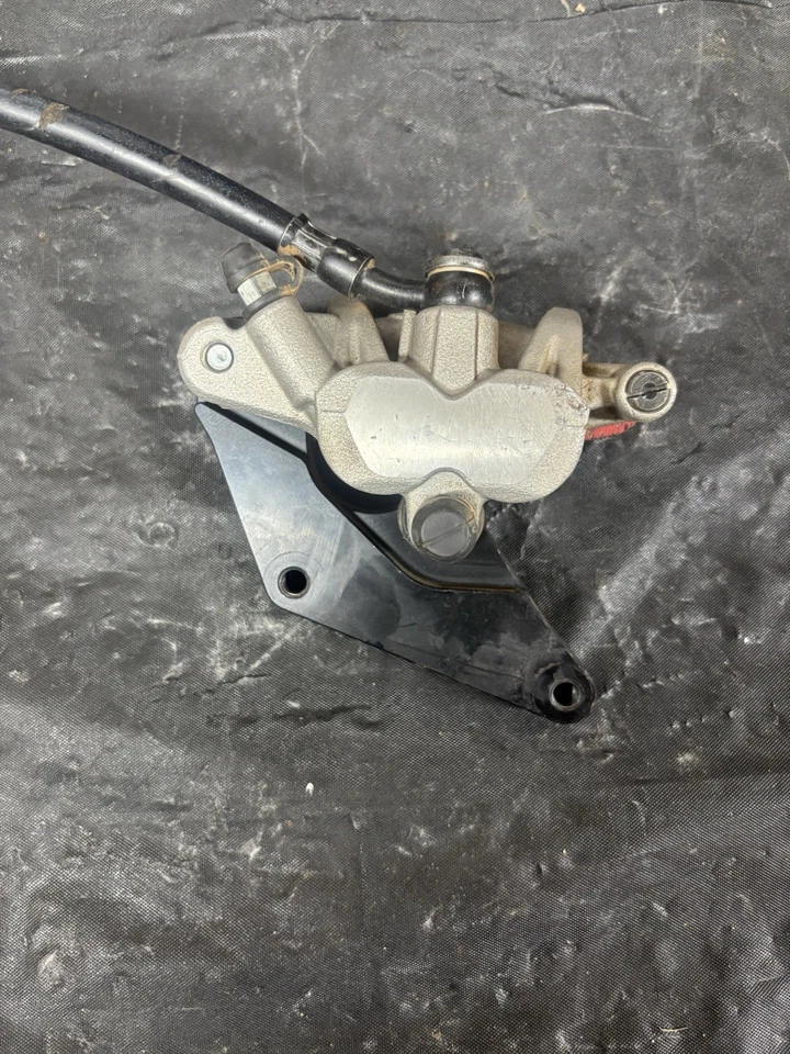 Yamaha YZ450F 2011 cilindro maestro de freno delantero/pinza Foto 2 de 4