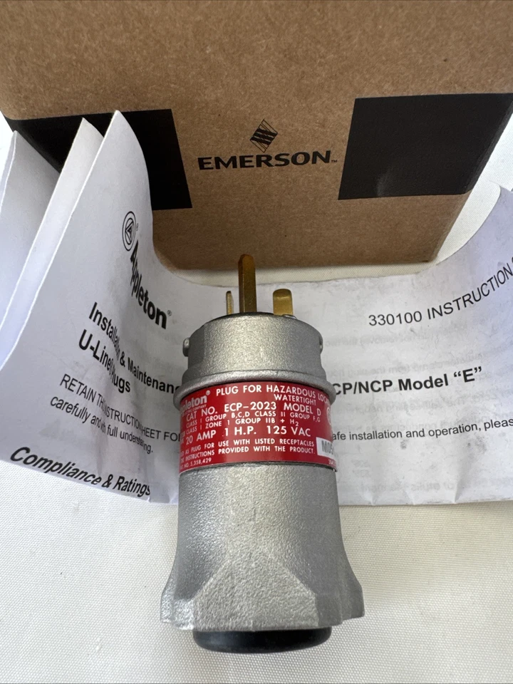 Emerson ECP2023 Appleton Hoja Recta, Enchufe de Área Peligrosa 20A, 125V Foto 4 de 4