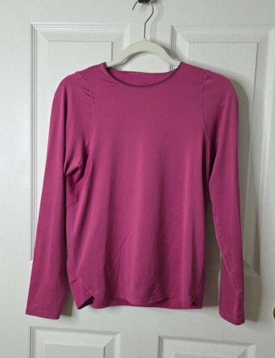 Patagonia Shirt Womens Medium Burgundy Capilene Performance Base Layer Top