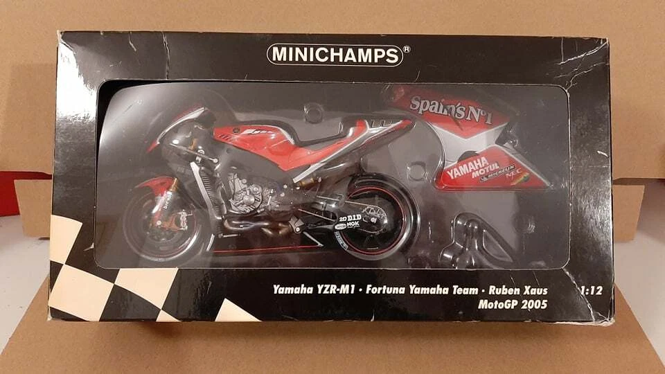 MINICHAMPS: Yamaha YZR-M1 Ruben Xaus Fortuna Yamaha Team. MotoGP 2005 122 053011 - Image 3 of 4