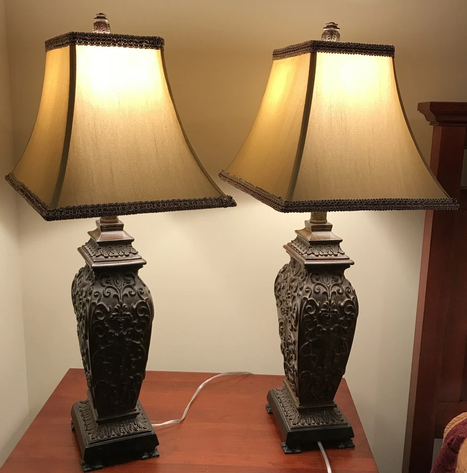 Par de Lámparas de Mesa Kichler Forma Rectángulo Colección Collage 31 pulgadas Alto con cortinas Foto 4 de 4