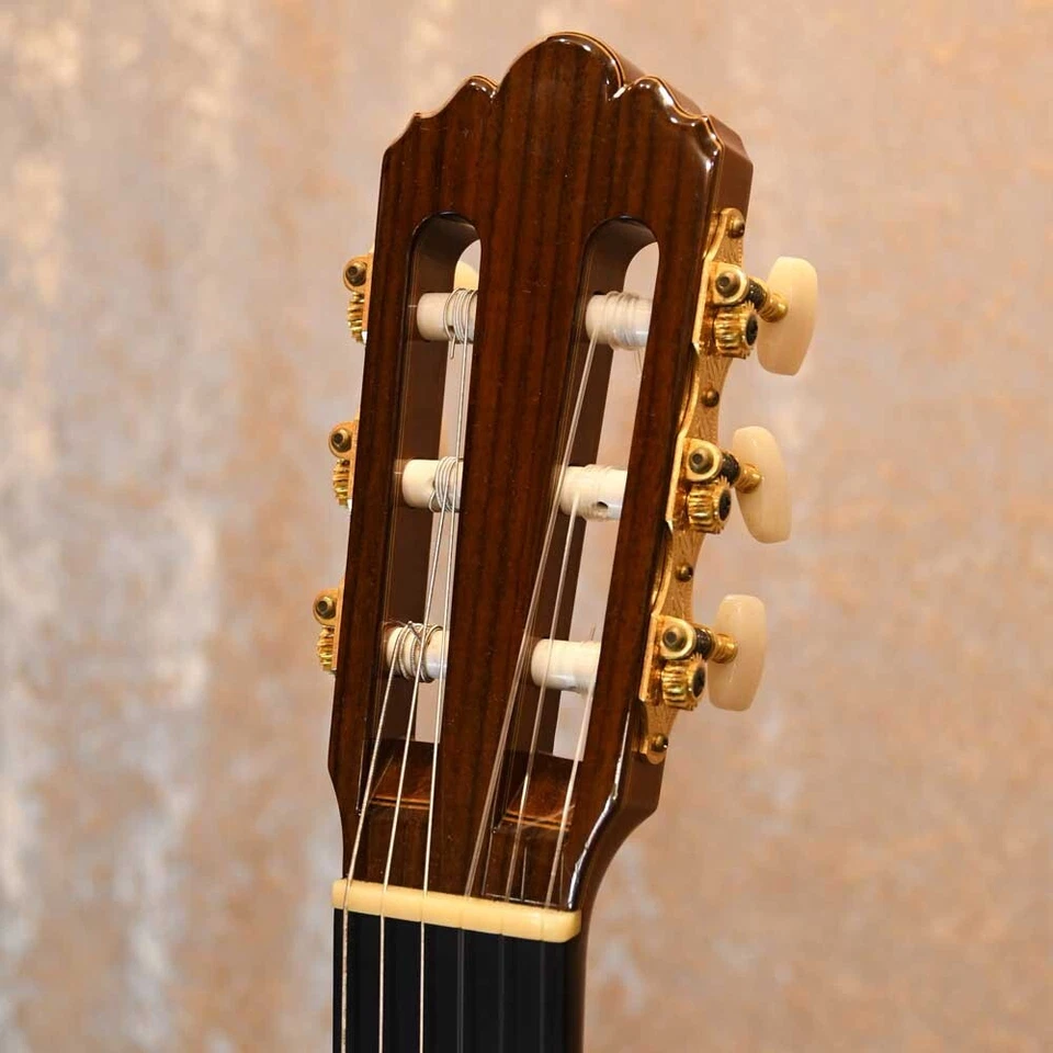 Guitarra Acústica YAMAHA GC42C 6 Cuerdas Marrón Serie Clásica Ébano Japón GC 42C - Imagen 3 de 4