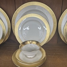 Lenox WESTCHESTER 24 kt Gold Encrusted Bone China Place Setting - 5 pc Set