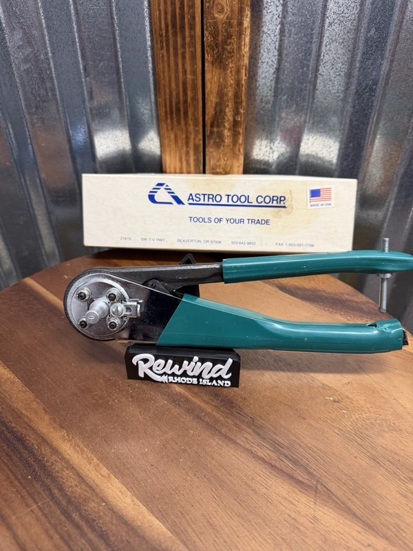 Astro Tool Corp 615466 Crimp Tool w/ HARTING 0999-000-0311 Han D Locator OG Box