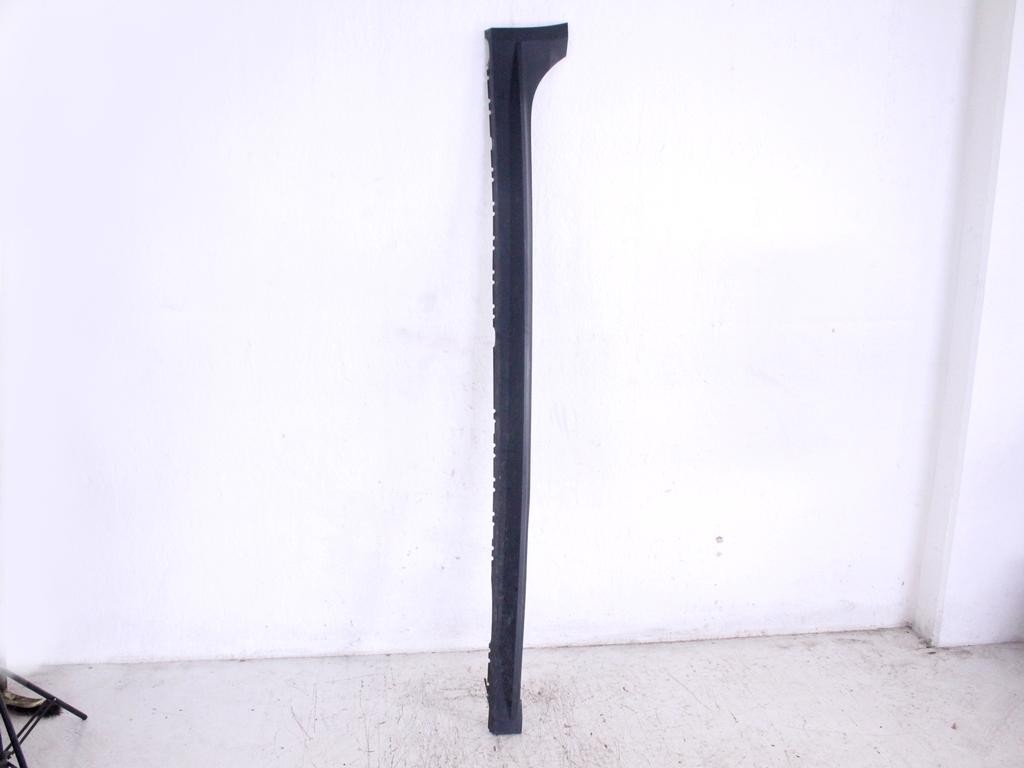 8W9853860D MINIGONNA RIVESTIMENTO SOTTOPORTA LATO DESTRO AUDI A4 ALLROAD SW 3.0