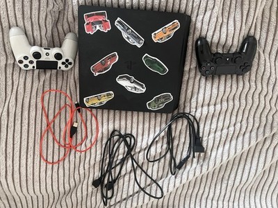 Sony PlayStation 4 Pro, 1 TB, Schwarz, Inkl. 2 Controller HDMI und noch 2 Kabeln
