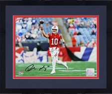 Framed Drake Maye New England Patriots Signed 8" x 10" Red Throwing Photograph