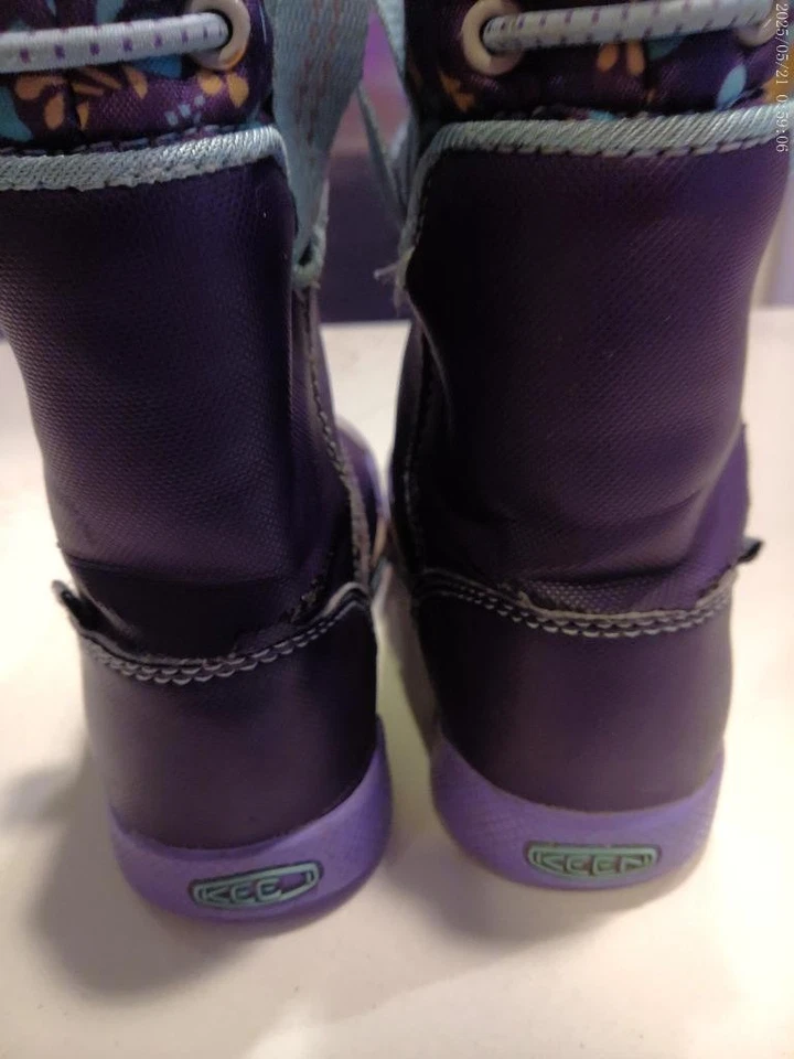 Botas impermeables Keen Encanto azul marino para niña talla 9 ¡casi perfectas lindas! Foto 4 de 4