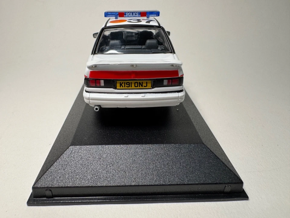 Corgi Vanguards 1/43 1992 Ford Sierra Sapphire RS Cosworth Sussex Police VA10014 - Image 4 of 4