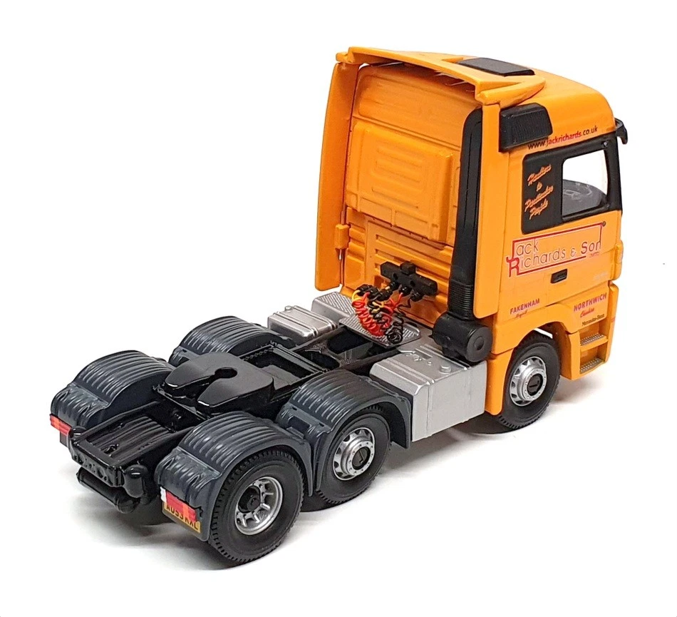 Corgi 1/50 Scale CC13802 - Mercedes Benz Actros Megaspace J.Richardson - Yellow - Image 2 of 4