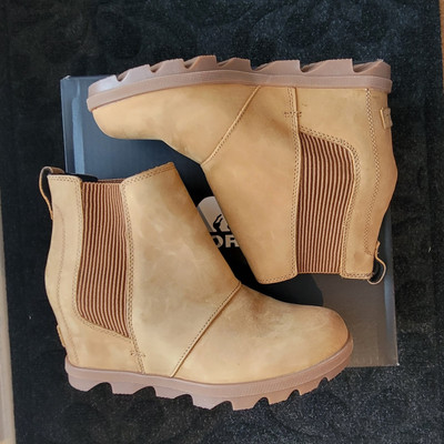 Sorel - Joan Of Artic Wedge II Chelsea Camel Womens 9 NEW!
