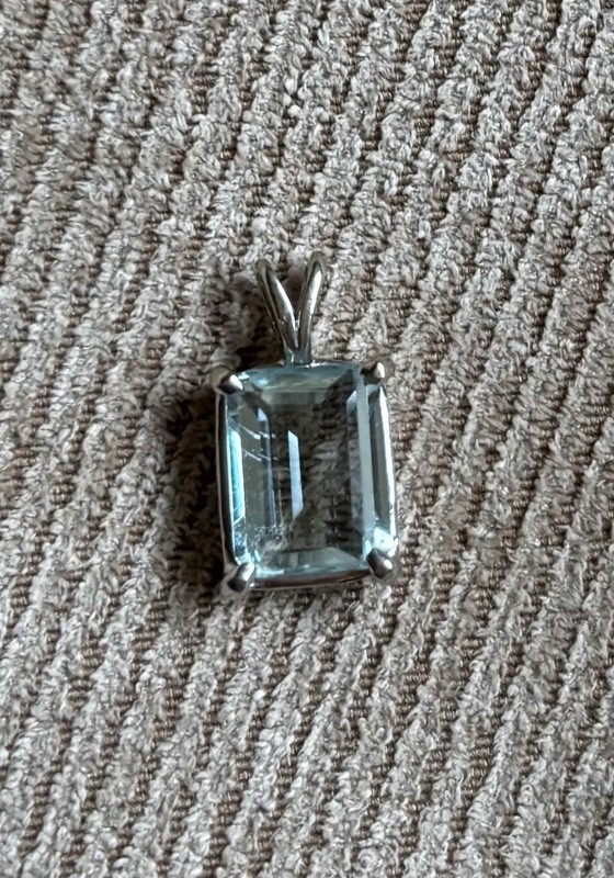 aquamarine pendant 14kt gold