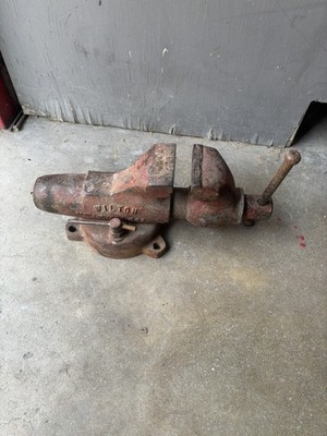 Vintage Wilton Schiller IL Bullet Vice w/ Swivel Base 3  Jaws