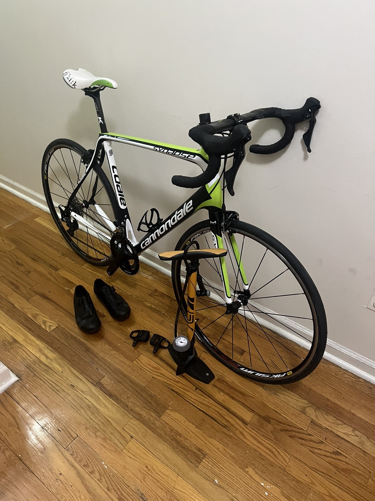 Cannondale Synapse Carbon 4 Rival size 58 cm with  shimano 105 group set