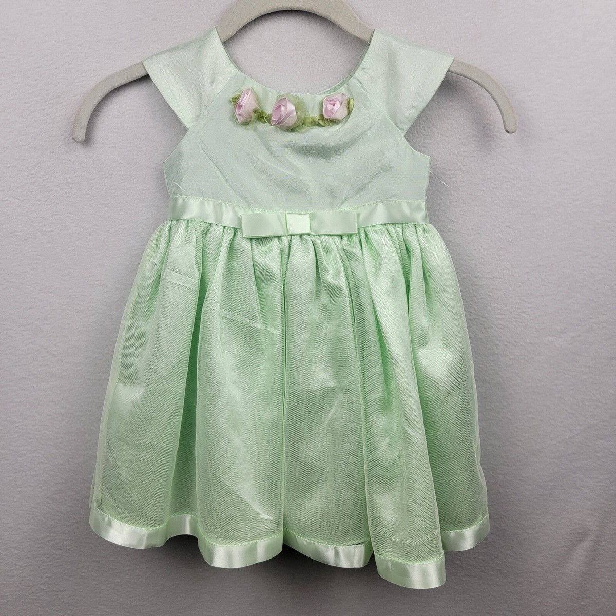 green emerald velvet dress Amazon.com: FDSUFDY Easter Dress for Women Leaf Print Lantern Sleeve Ruffle  Hem Belted Shirt Dress (Color : Mint Green, Size : L) : Clothing, Shoes &  Jewelry main image 1