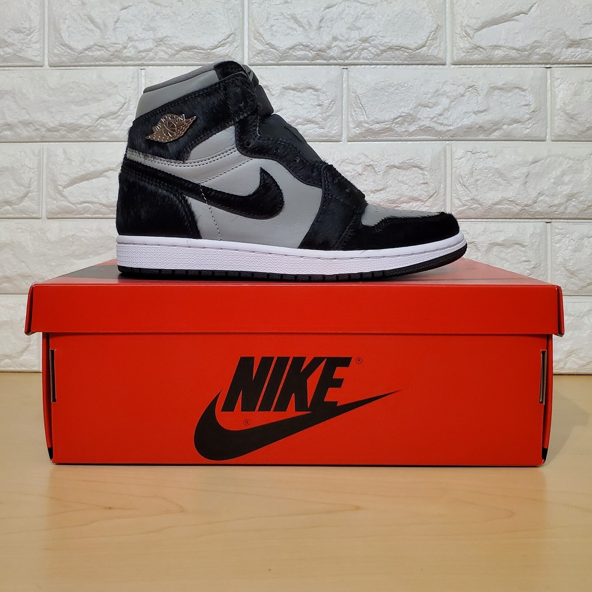 Nike Wmns Size 7 Air Jordan 1 Retro HI OG Twist 2.0 Grey Nike Wmns Size 7 Air Jordan 1 Retro HI OG Twist 2.0 Grey