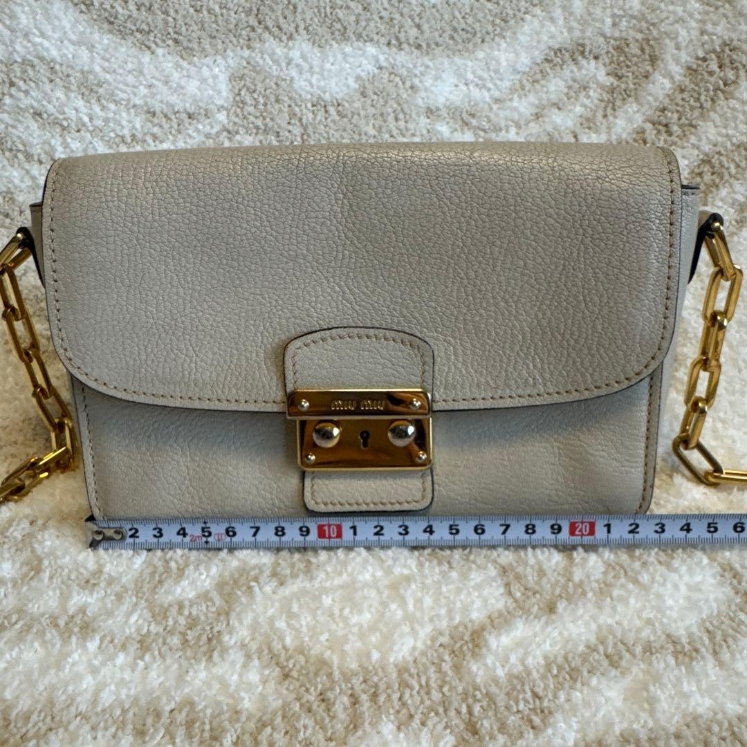 Autentica borsa a tracolla Miu Miu beige grigio pelle oro catena patta donna