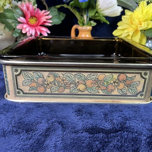 Brown 222 PYREX Originals Bakeware 8” Square Baking Dish And Carrying Tin