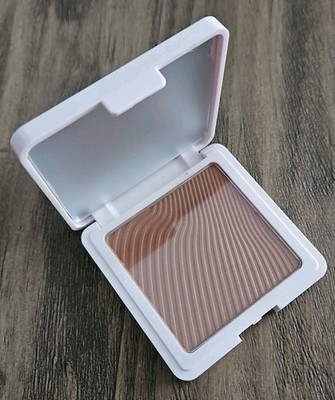 YC Collection Luminous Jireh Bronzing Powder Bronzer Enough Full Size 9g .3175oz