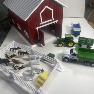FARM PLAYSET TOY Available Is Pictured 20 Pieces