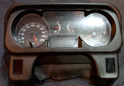 Hyundai Galloper Tacho  Drehzahlmesser Instrumentenkonsole Tankanzeige Diesel 