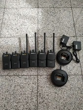 Lot of 6 Motorola Bearcom BC130 Two Way Radio AAH84KDJ8AA2AN CHARGE BASE( 2pcs)