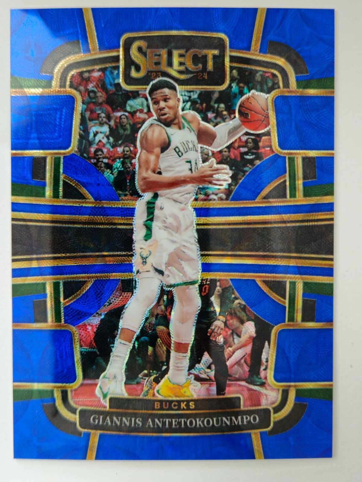 2023-24 Panini Select - Giannis Antetokounmpo #60 Blue Scope Prizm /249 Bucks