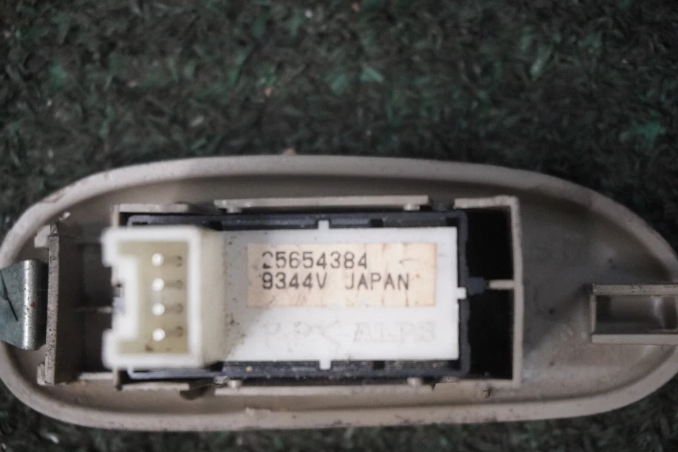 2000 2001 2002 PONTIAC BONNEVILLE PASSAGEIRO TRASEIRO Interruptor de Janela OEM 25654384 - Imagem 3 de 3