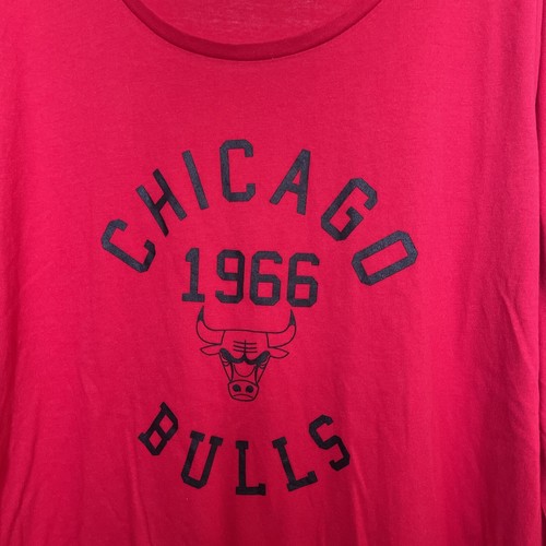 NBA Chicago Bulls Women's Long Sleeve Scoop Neck T-Shirt - M - Picture 3 of 7