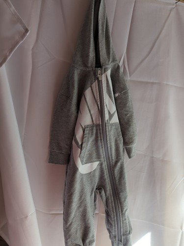 Nike zip up hoodie romper 68-74cm Size 9 Months 617846664091 - Picture 2 of 6