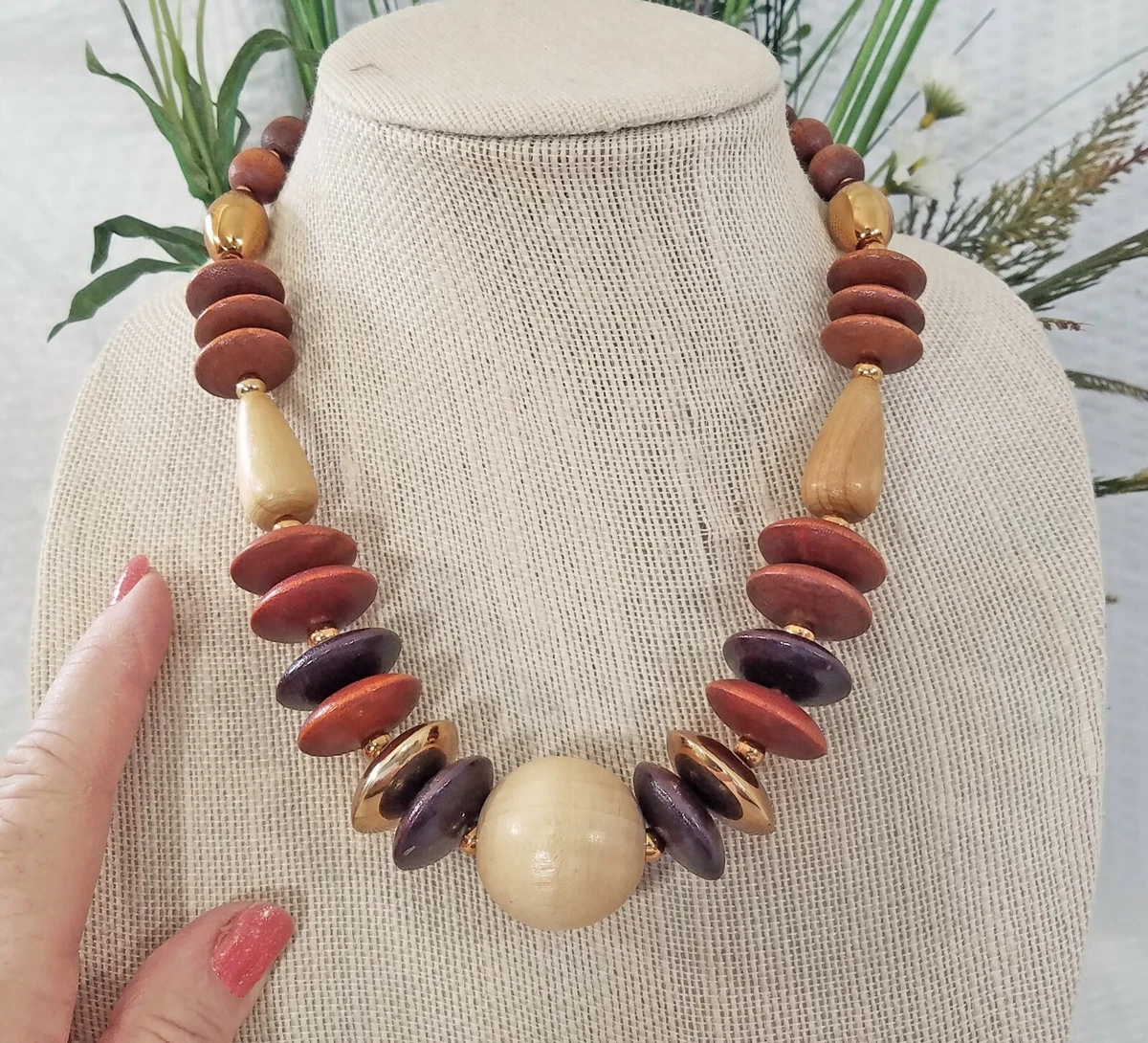 Wooden bead choker necklace clearance