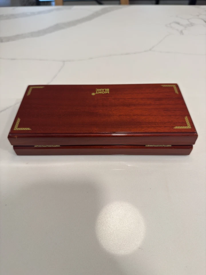 Pluma Estilográfica MontBlanc Hommage a Alexander The Great Limited 444/4810 18k Foto 4 de 4