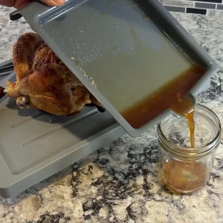 Karving King Meal Prep System Cutting Board w drip tray and spikes to hold meat - Image 3 of 4