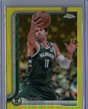 2025-26 Topps Chrome #159 Brook Lopez Yellow Refractor #/275