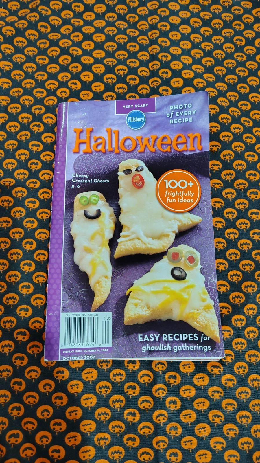 Pillsbury Halloween 100 frightfully fun ideas vintage pb cookbook 2007
