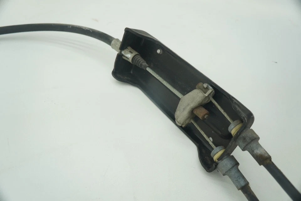 Cable de palanca de freno de mano de estacionamiento de emergencia 25975383 Chevrolet Corvette C6 2005-09 Foto 4 de 4