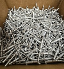 HUCK MGLP-B6-E RIVETS. LOT OF 100.
