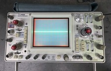 Tektronix Model 465 100 MHz Oscilloscope Powers ON For Parts