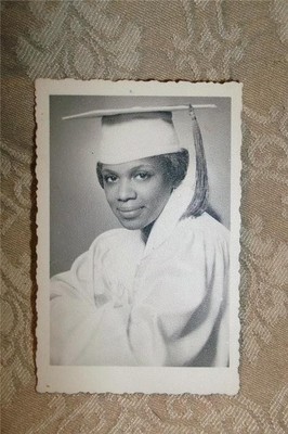 VINTAGE GRADUATION PHOTOGRAPH YOUNG AFRICAN AMERICAN BLACK WOMAN ~ 2-1/4''x3-1/2''