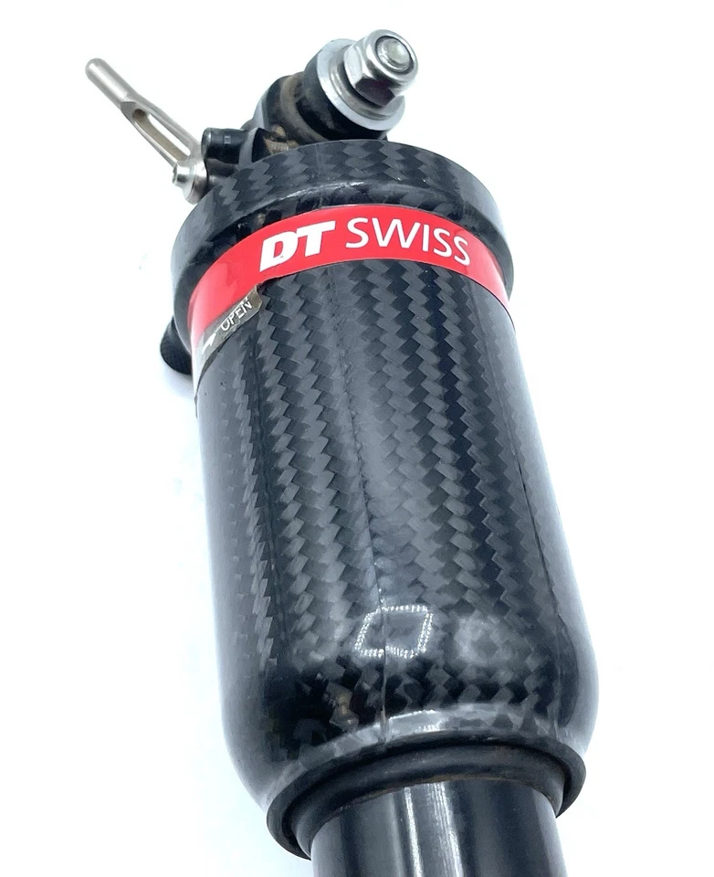 Amortiguador trasero de fibra de carbono DT Swiss SSD para MTB Foto 2 de 4