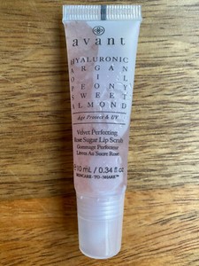 avant sugar lip scrub